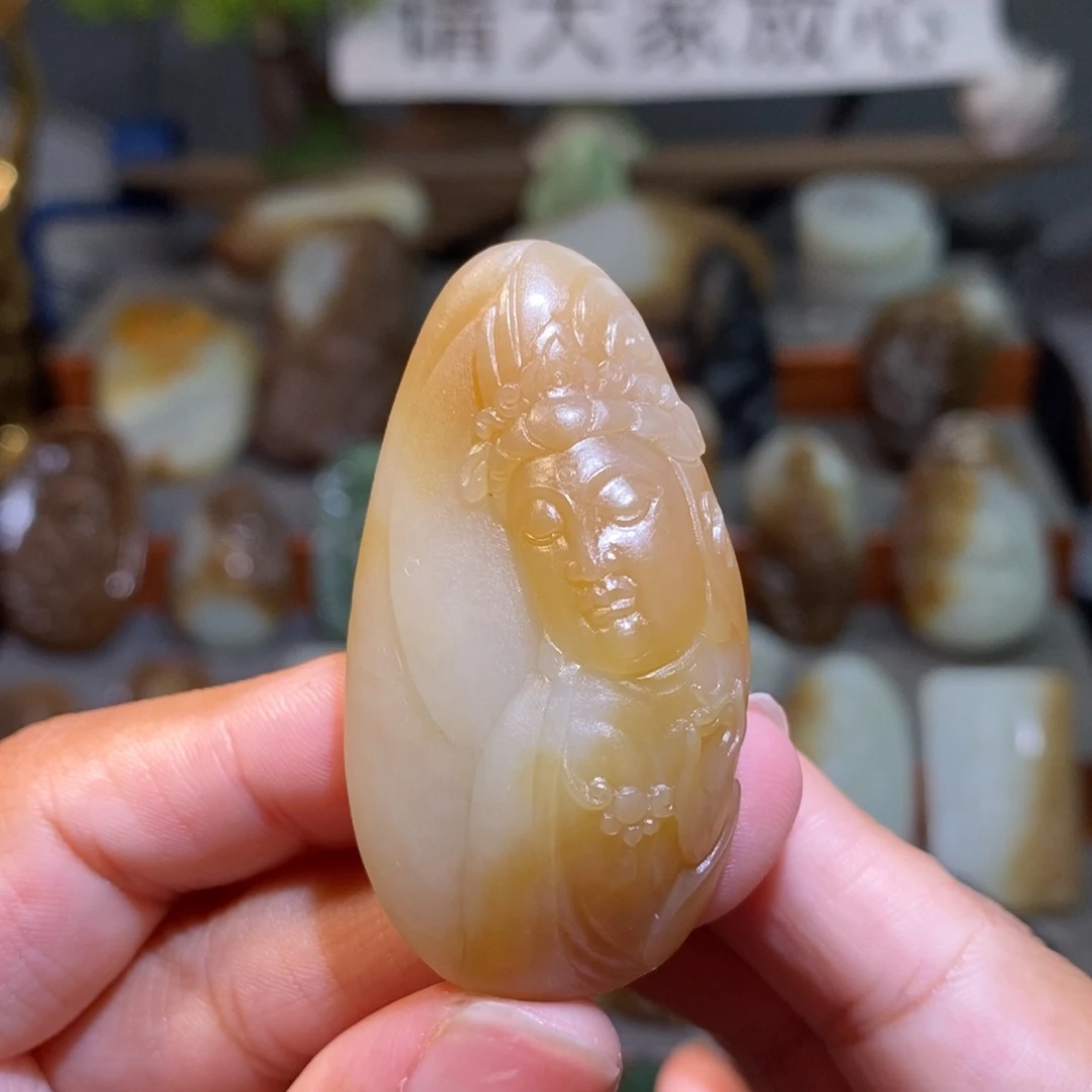 定制和田玉且末糖观音首