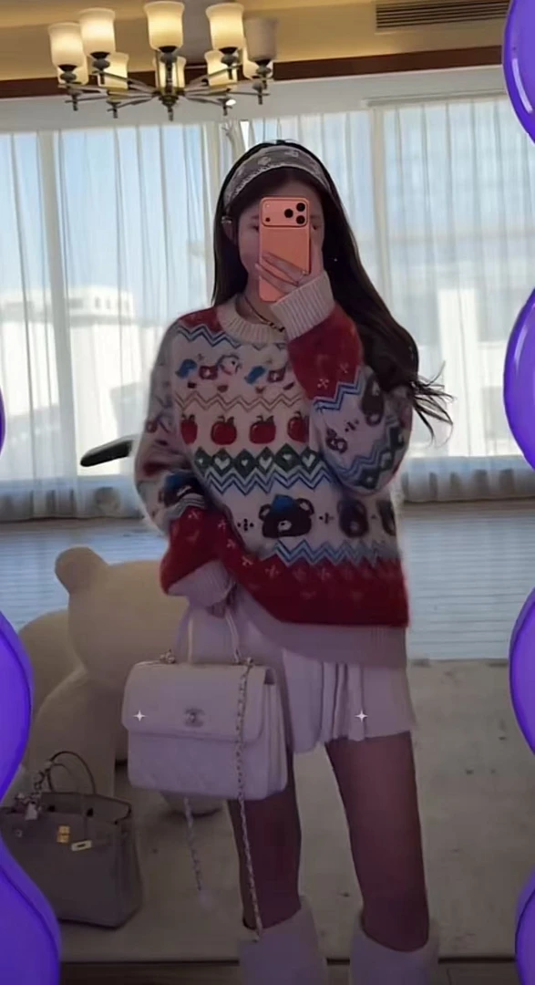 8611【臻炫女装】新款高级圆领图案时尚百搭拉绒工艺上衣