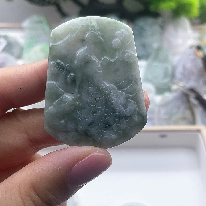 翡翠手镯未镶嵌天然翡翠