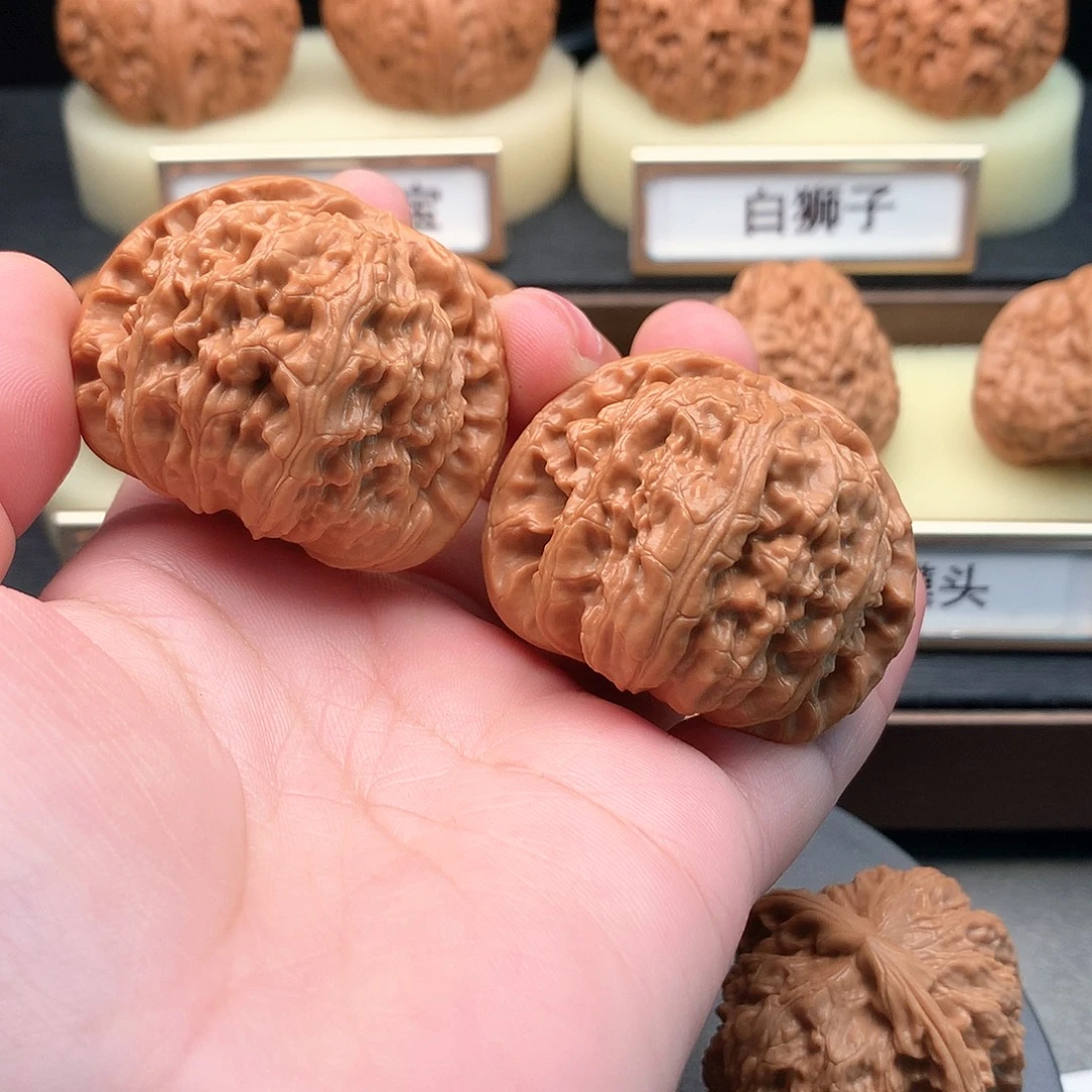 杨***阳文玩核桃吊坠459号白狮子43+