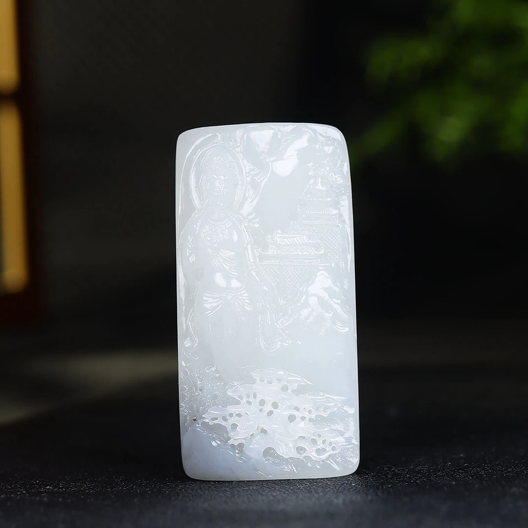 112261和田玉烟紫观音玉牌