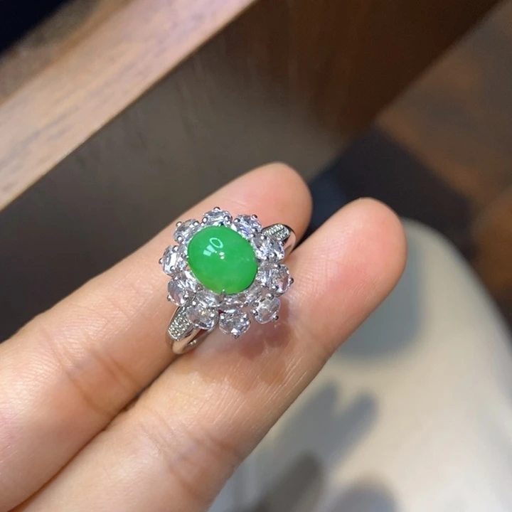 翡翠18K金镶嵌戒指