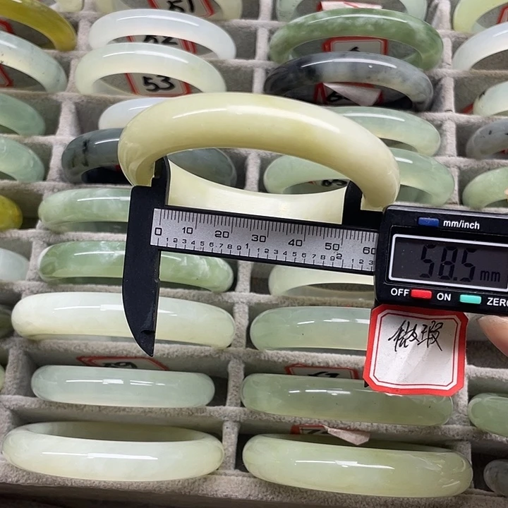 未镶嵌蛇纹石玉手镯78