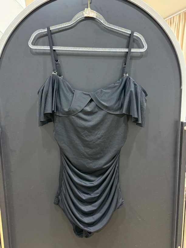 荷叶边褶皱设计吊带泳衣2077