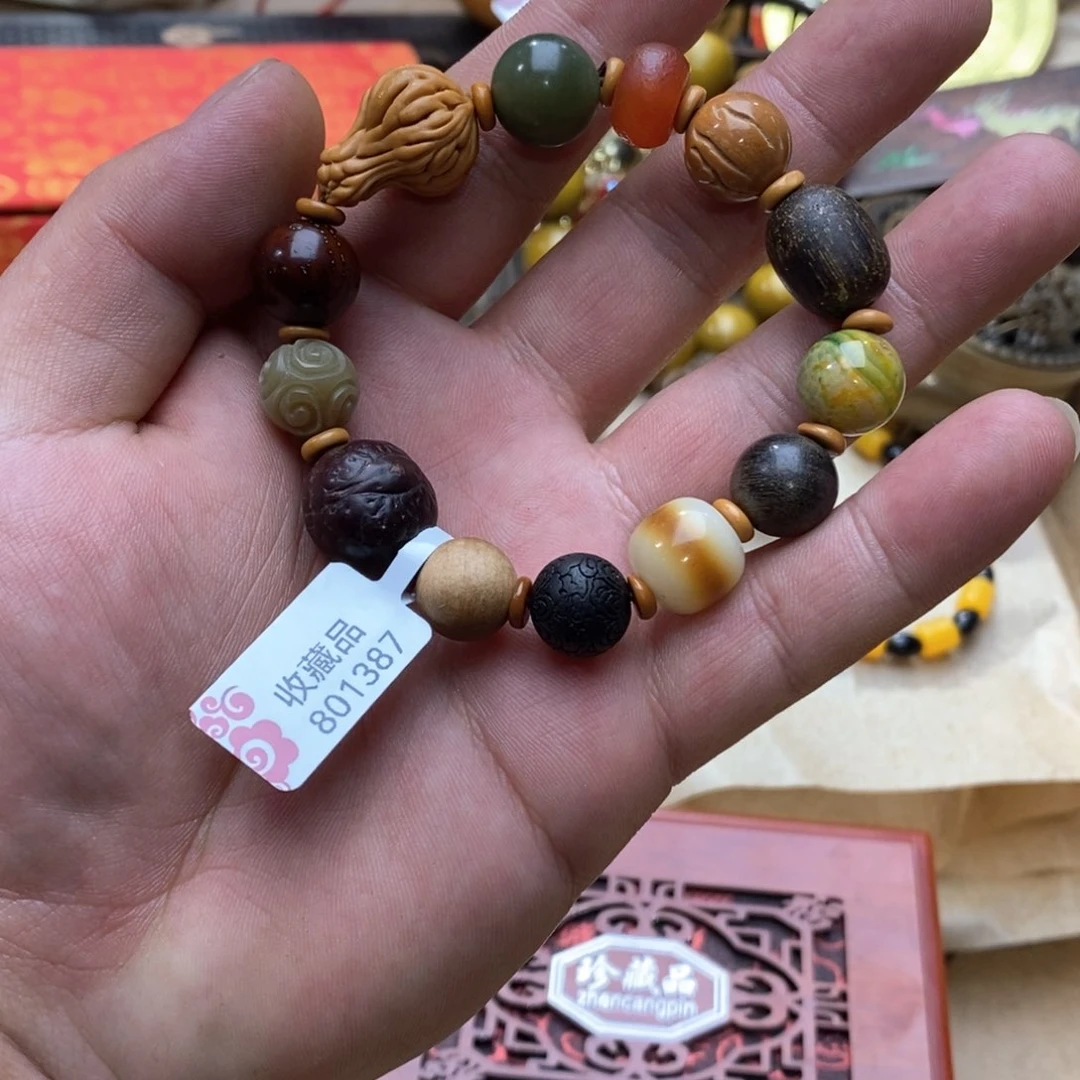 大叶紫檀（黑酸枝木类）