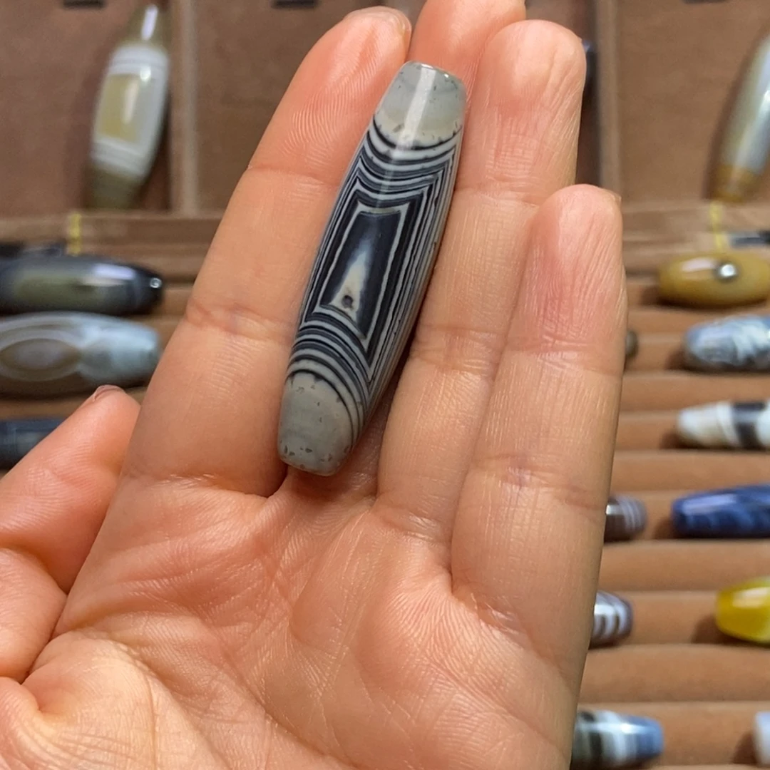 邢***心玛瑙/玉髓未镶嵌颈饰