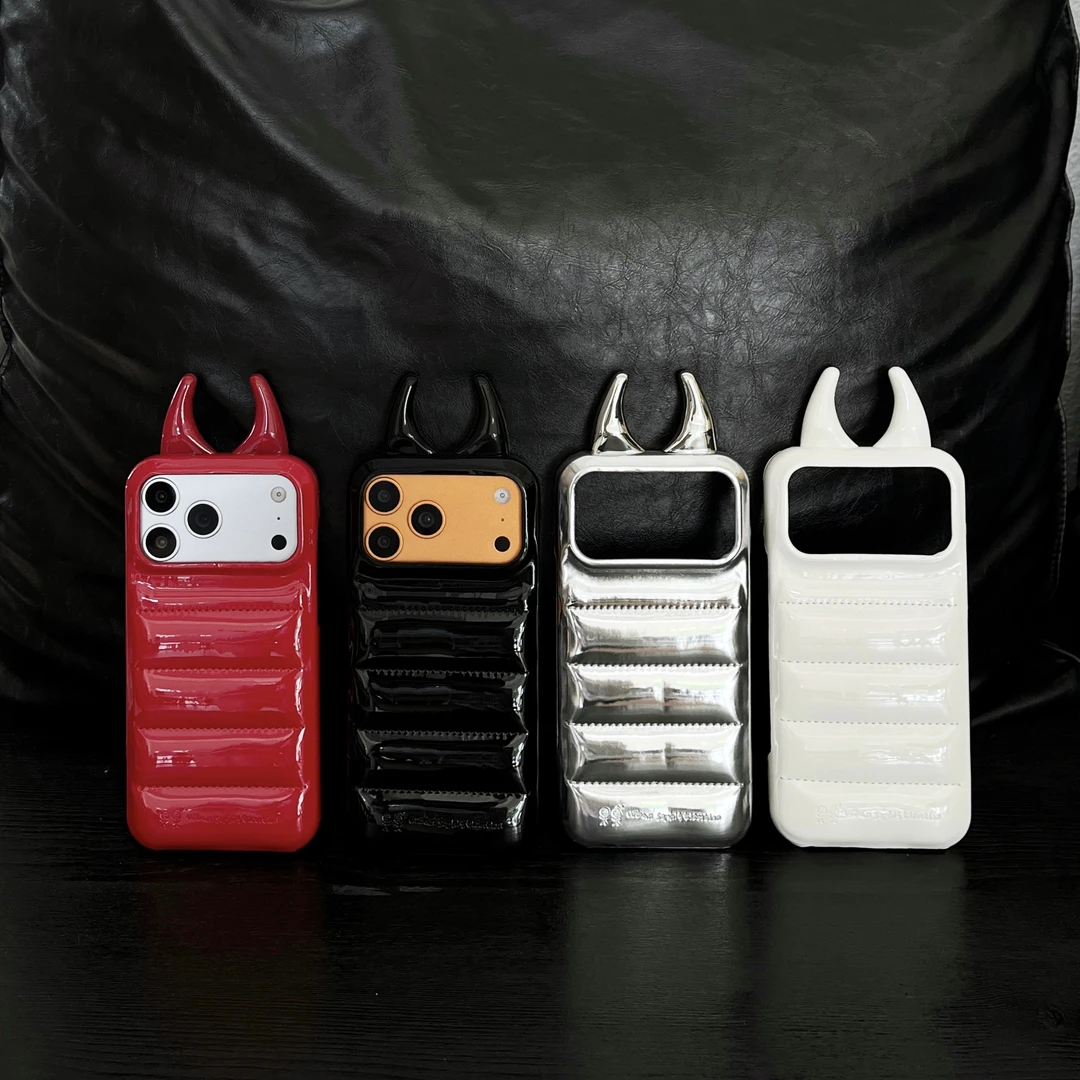 秋冬恶魔角羽绒服手机壳适用苹果17promax手机壳16/15/14半包防摔