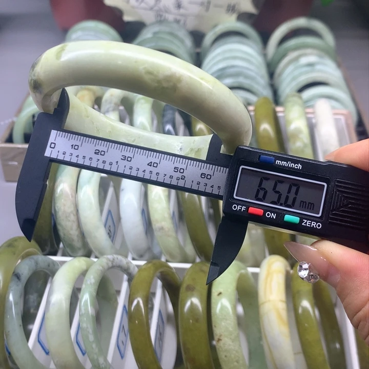蛇纹石玉未镶嵌手镯10