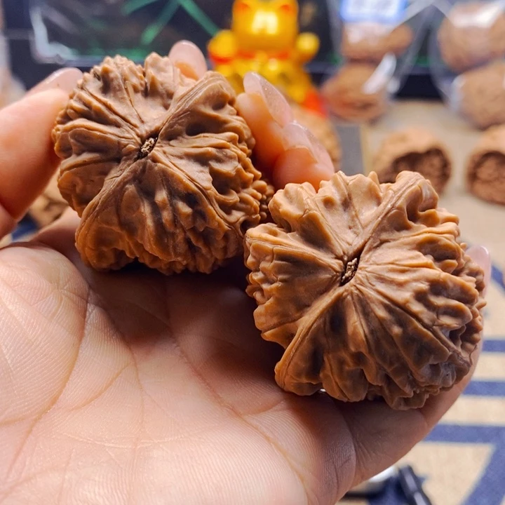 小***下把件文玩核桃鸡心