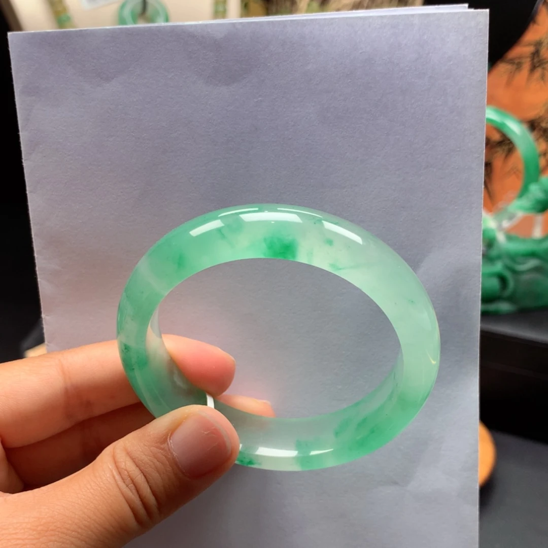 【闪购商品】石英质玉手镯未镶嵌