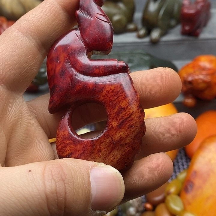 未镶嵌蛇纹石玉颈饰