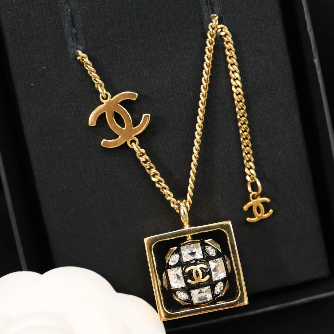 未使用 Chanel/香奈儿 24c黑金立体满钻圆球双C项链 06214