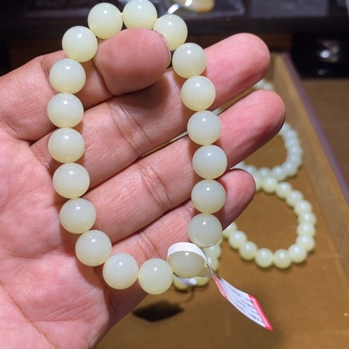 野***狼和田玉（白玉）未镶嵌颈饰