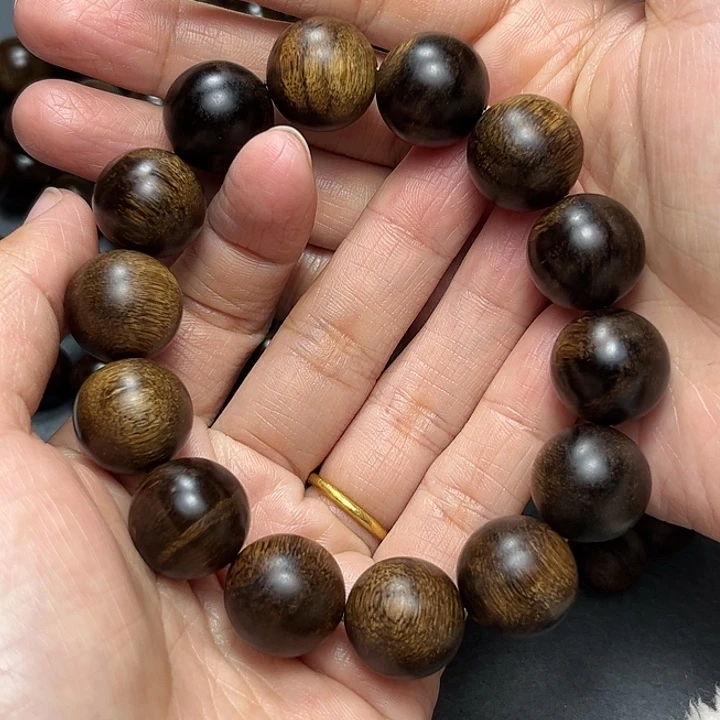 沉香手串白棋留疤