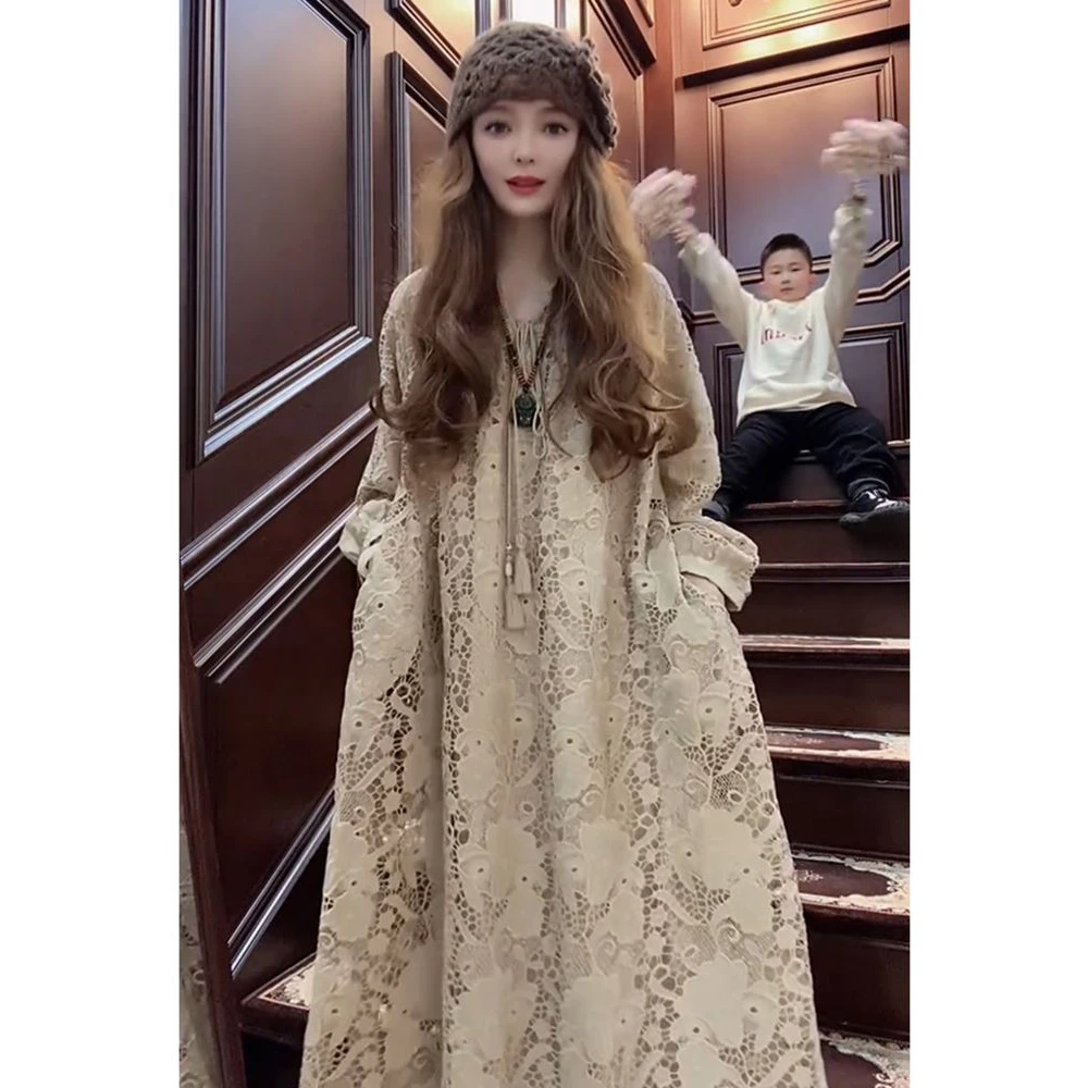 法式复古大码蕾丝镂空连衣裙女秋冬2024新款高级感显瘦度假长裙子