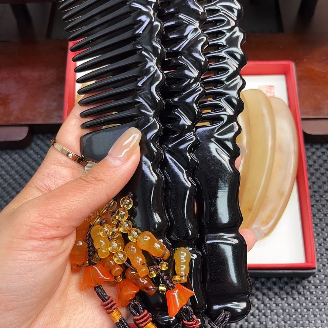 纯手工制作纯牛角梳子
