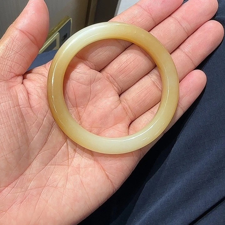 和田玉（糖玉）未镶嵌颈饰新疆且末糖