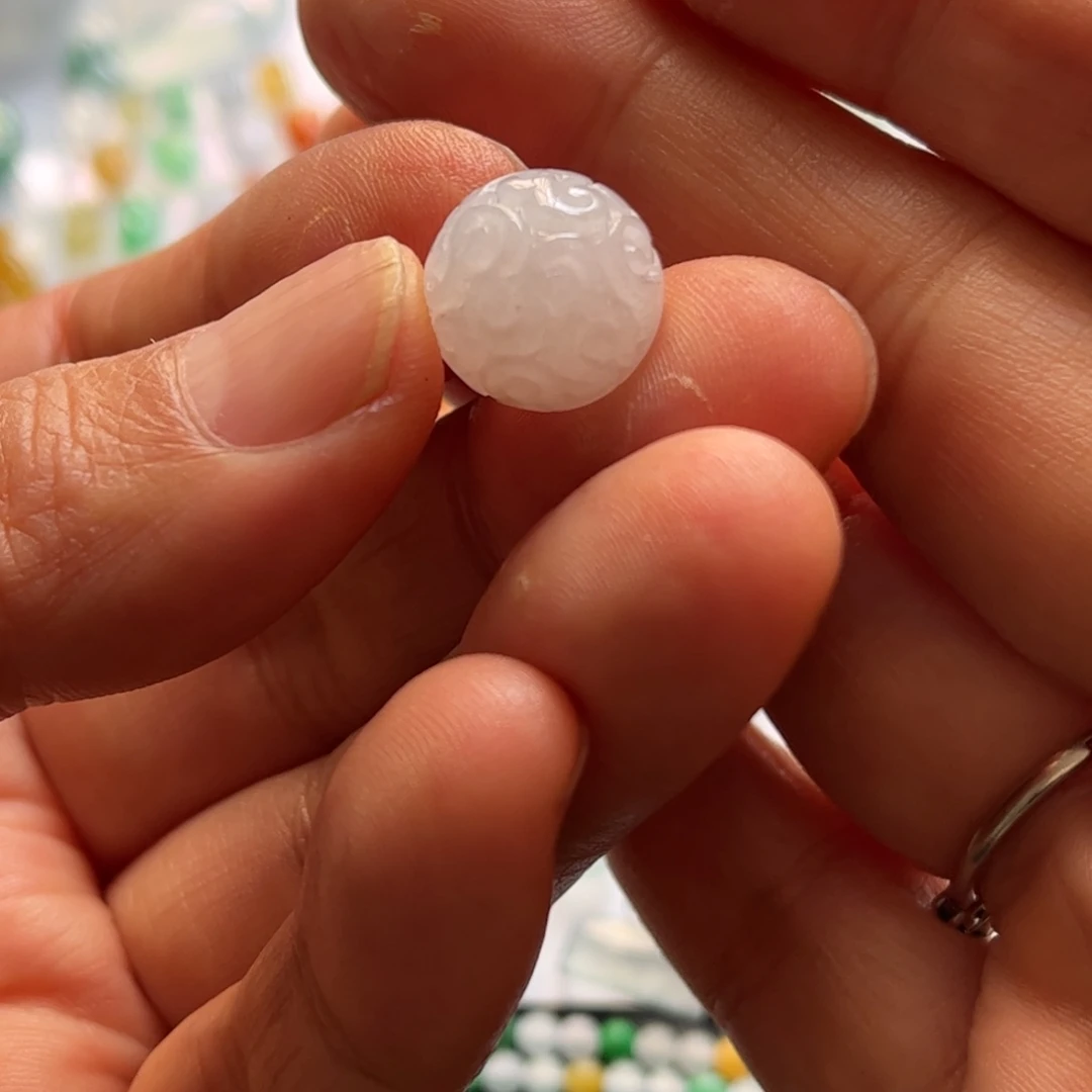 翡翠未镶嵌颈饰珠子