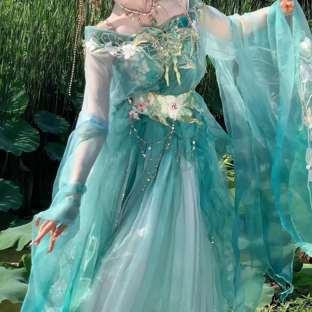 【月神娥】重工刺绣蝴蝶超仙改良直裾立裁诃子裙春夏套装