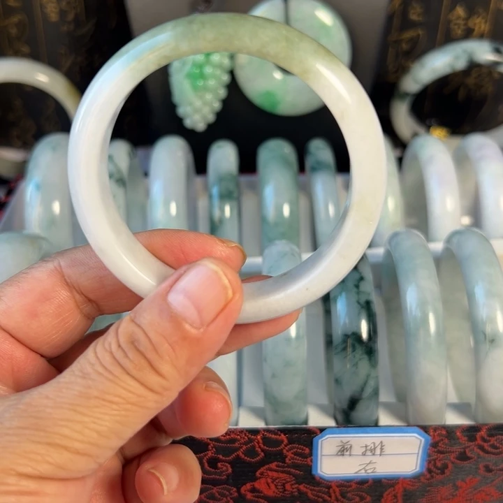 未镶嵌手镯翡翠天然