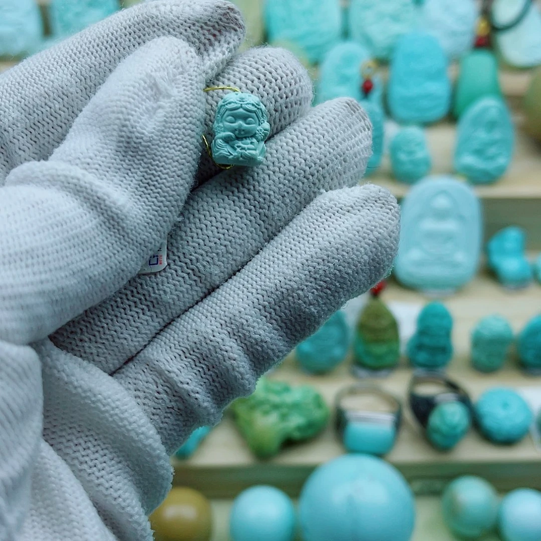 绿松石未镶嵌珠宝奇石