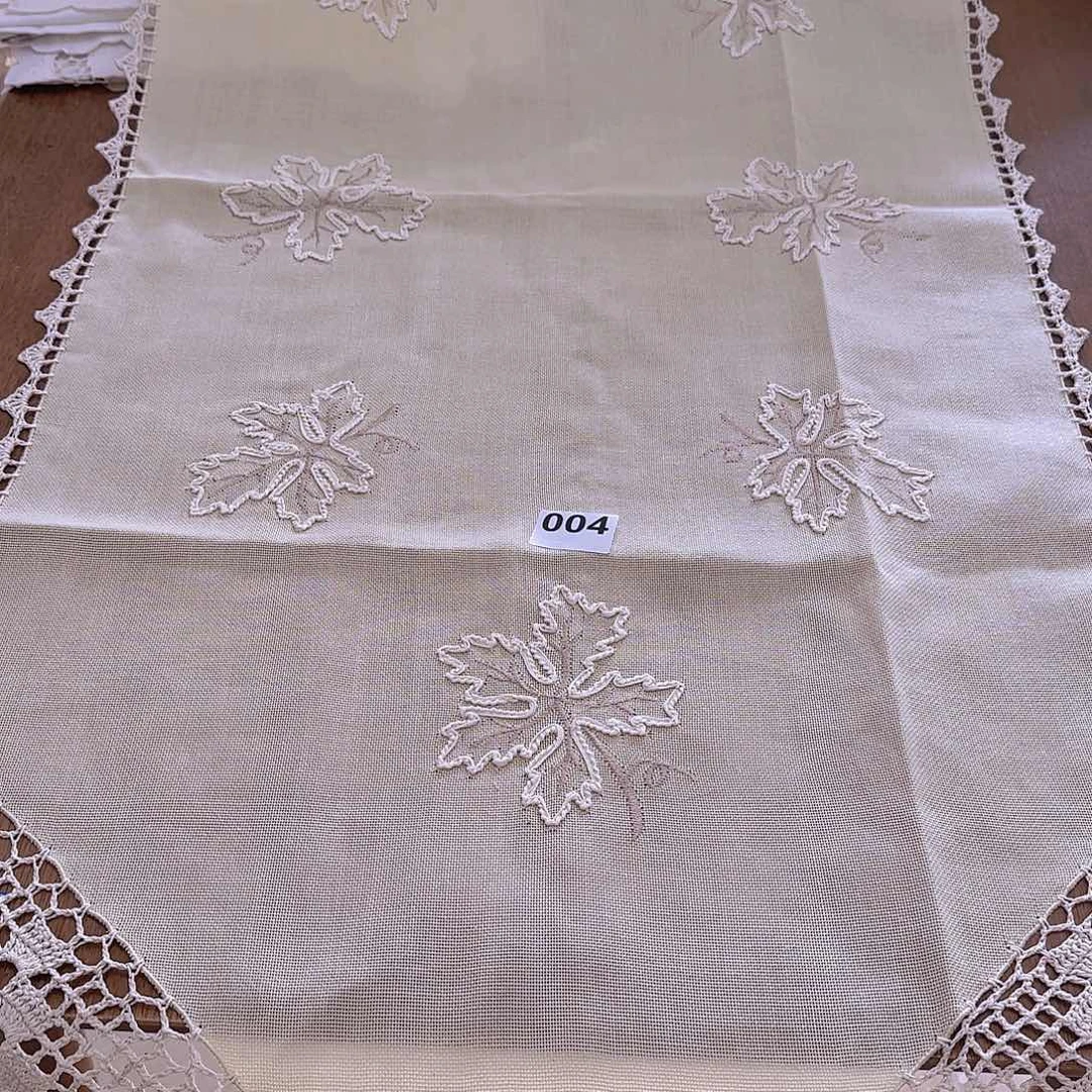 用***0毛绒手工钩针相拼60✖️1.2桌旗004号