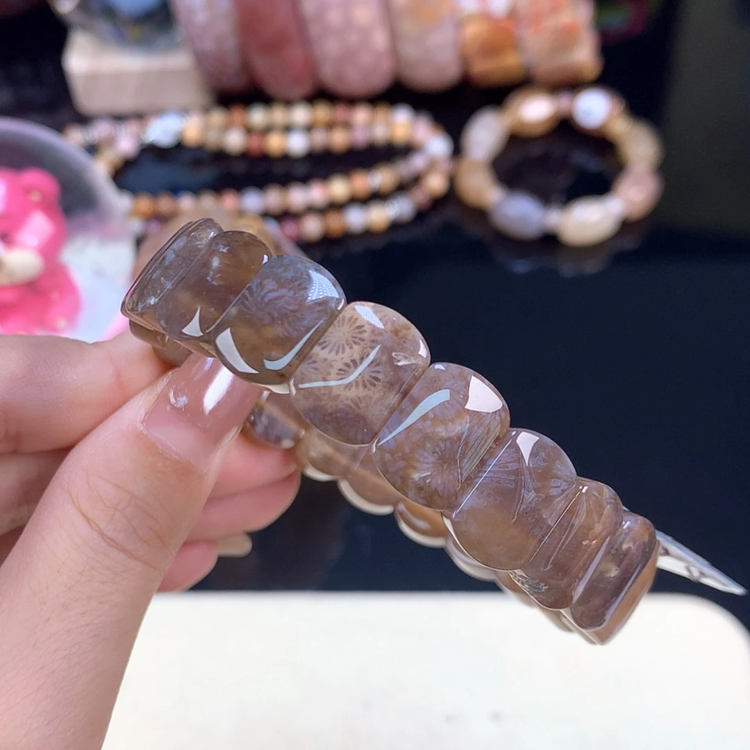 【闪购商品】颈饰未镶嵌硅化珊瑚（珊瑚玉）福利手牌（10号）