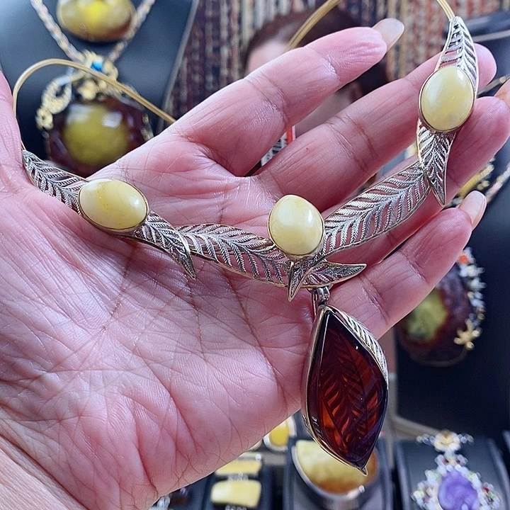 琥珀颈饰银S925镶嵌项链