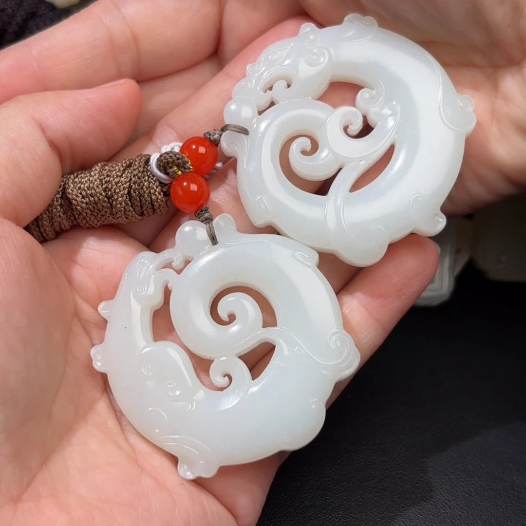 未镶嵌和田玉挂件麒**到