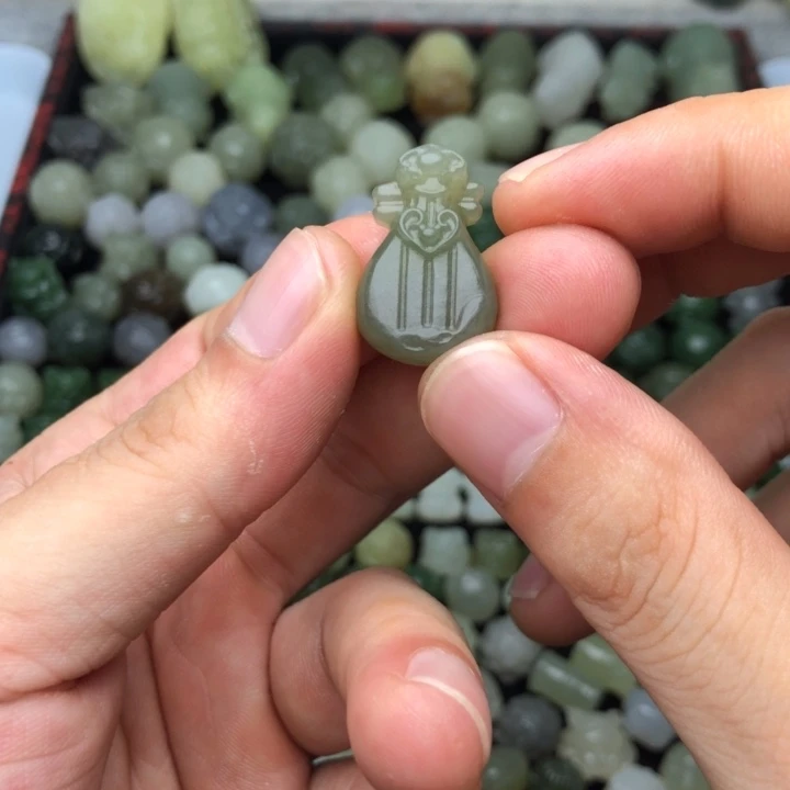 【闪购商品】和田玉未镶嵌颈饰