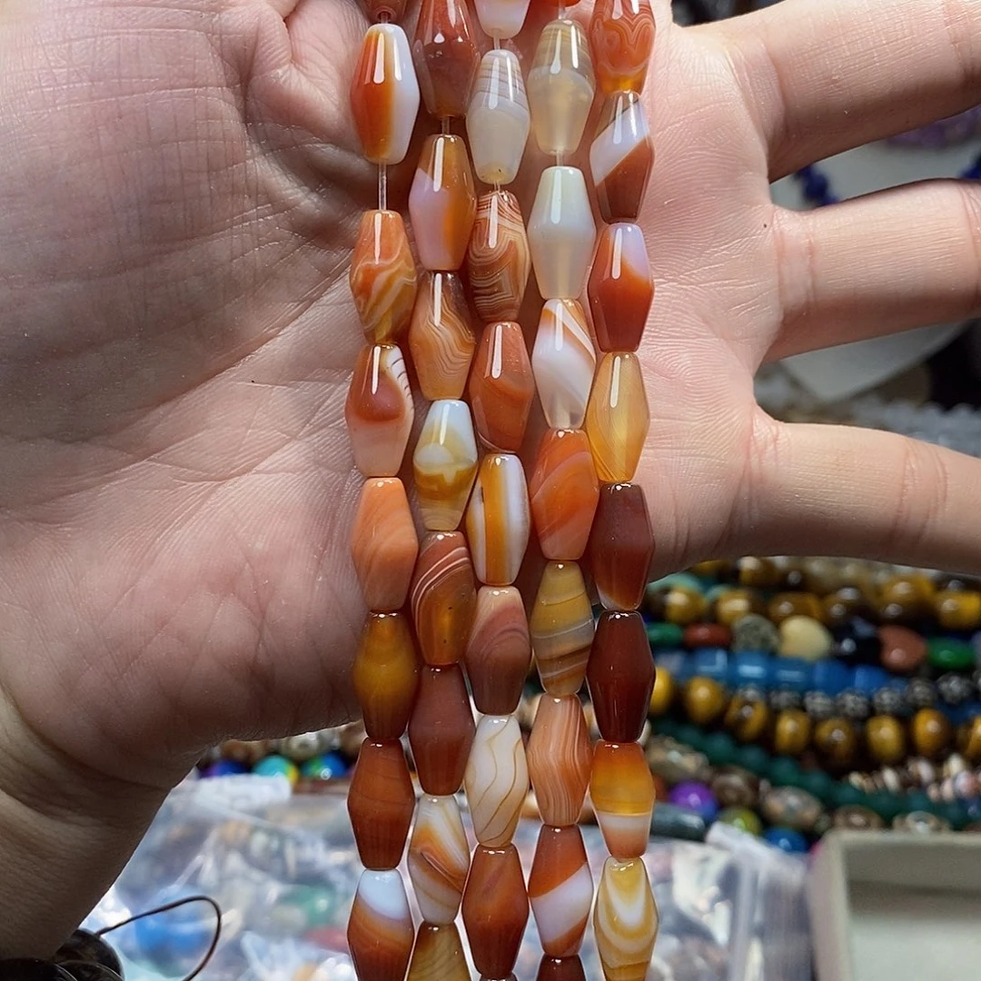 石英质玉未镶嵌，缠丝玛瑙双尖珠8×16mm，