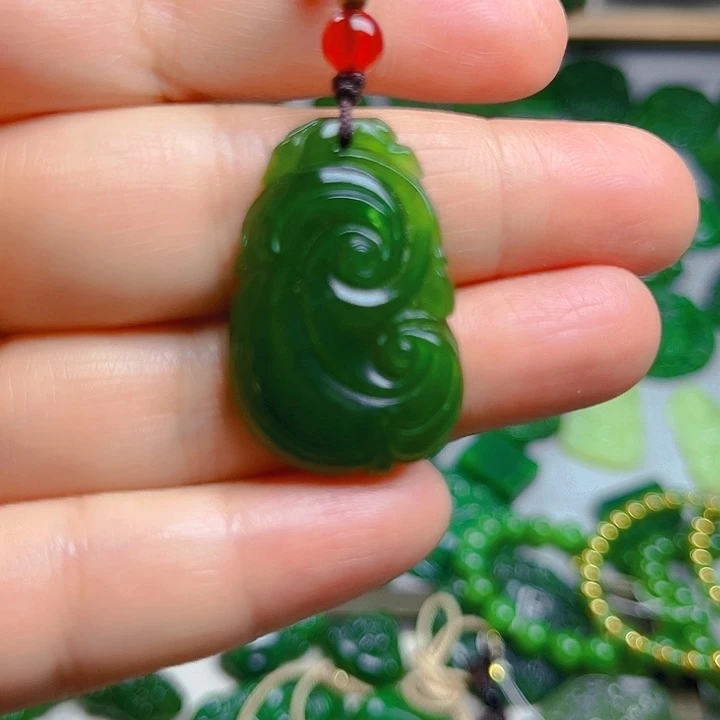颈饰未镶嵌和田玉（糖玉）
