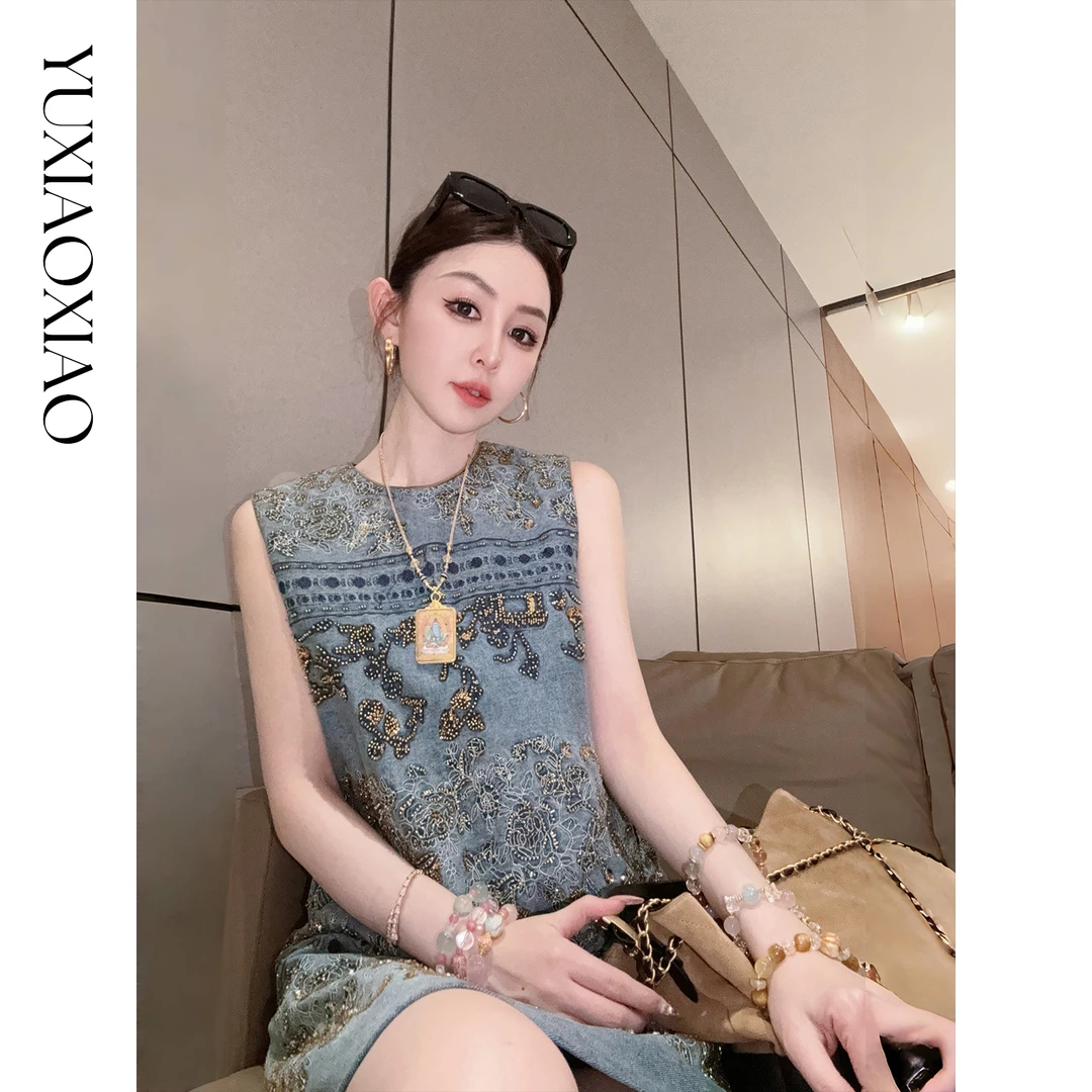 余潇潇【鎏光华彩】复古精致刺绣花纹牛仔圆领背心连衣裙短款