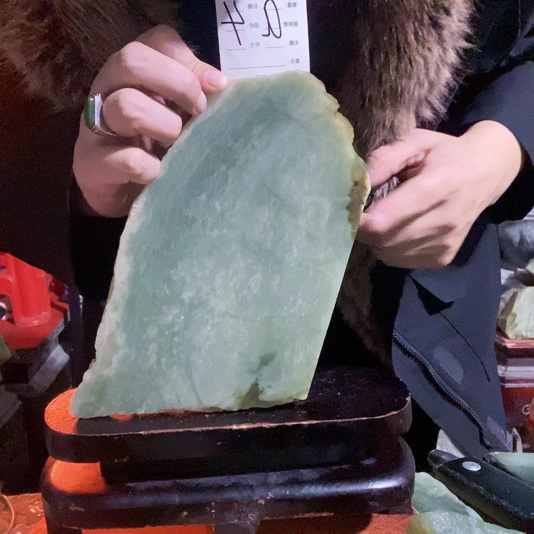 蛇纹石玉未镶嵌珠宝奇石