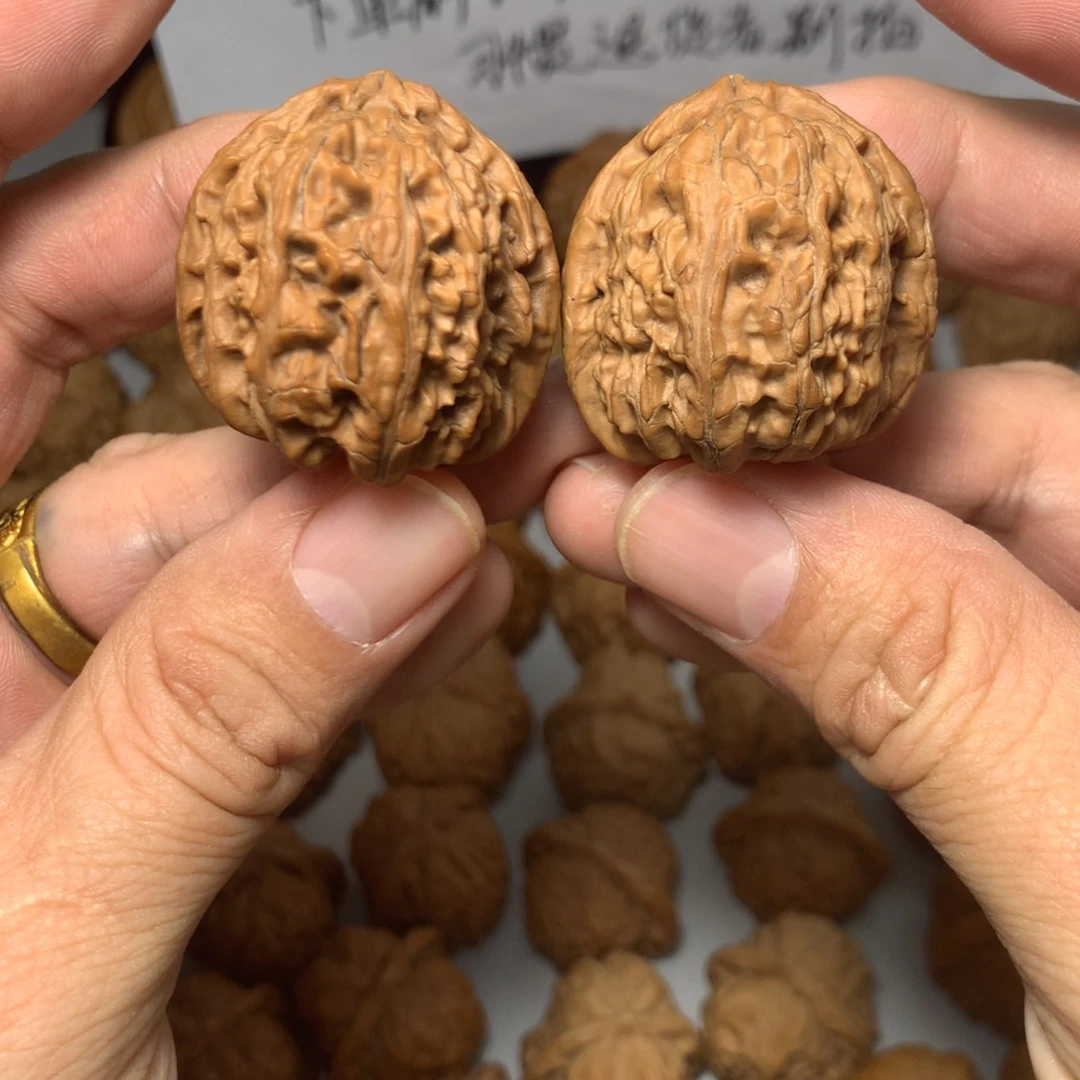 把件文玩核桃小尺寸三角白