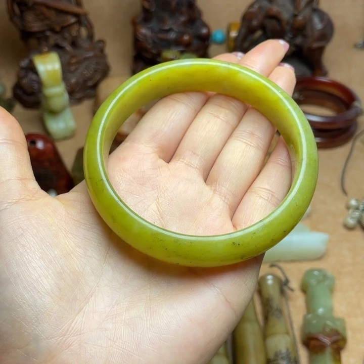 蛇纹石玉未镶嵌颈饰66