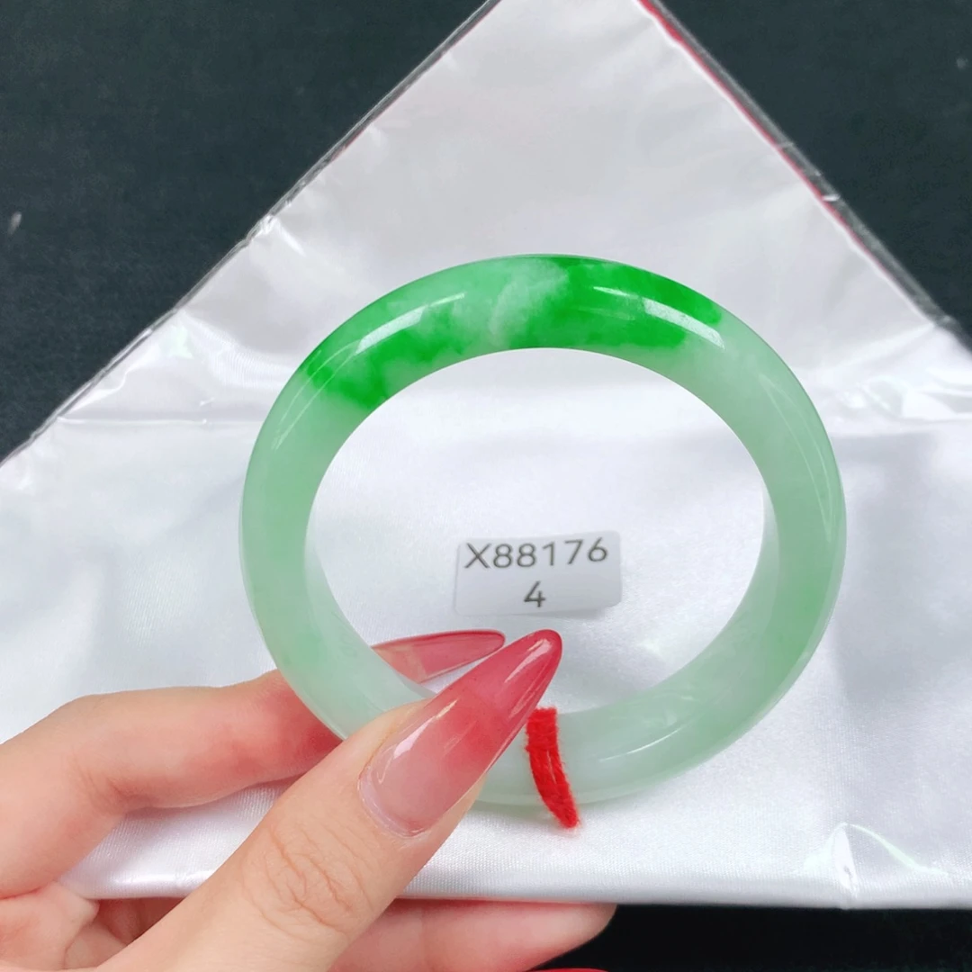 翡翠未镶嵌手镯天然翡翠手镯04