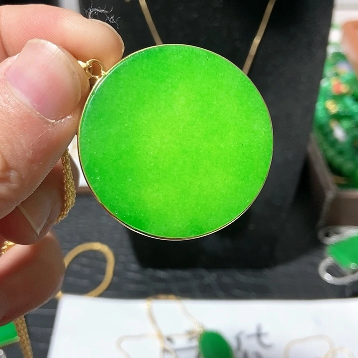 翡翠颈饰14K金镶嵌吊坠