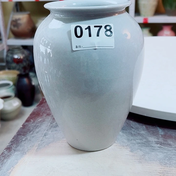 摆件陶瓷花瓶摆件口9 高22，0178