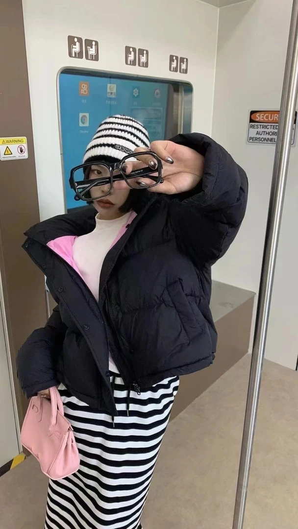 欧货女装原创不撞衫撞色拼接面包白鸭绒羽绒服