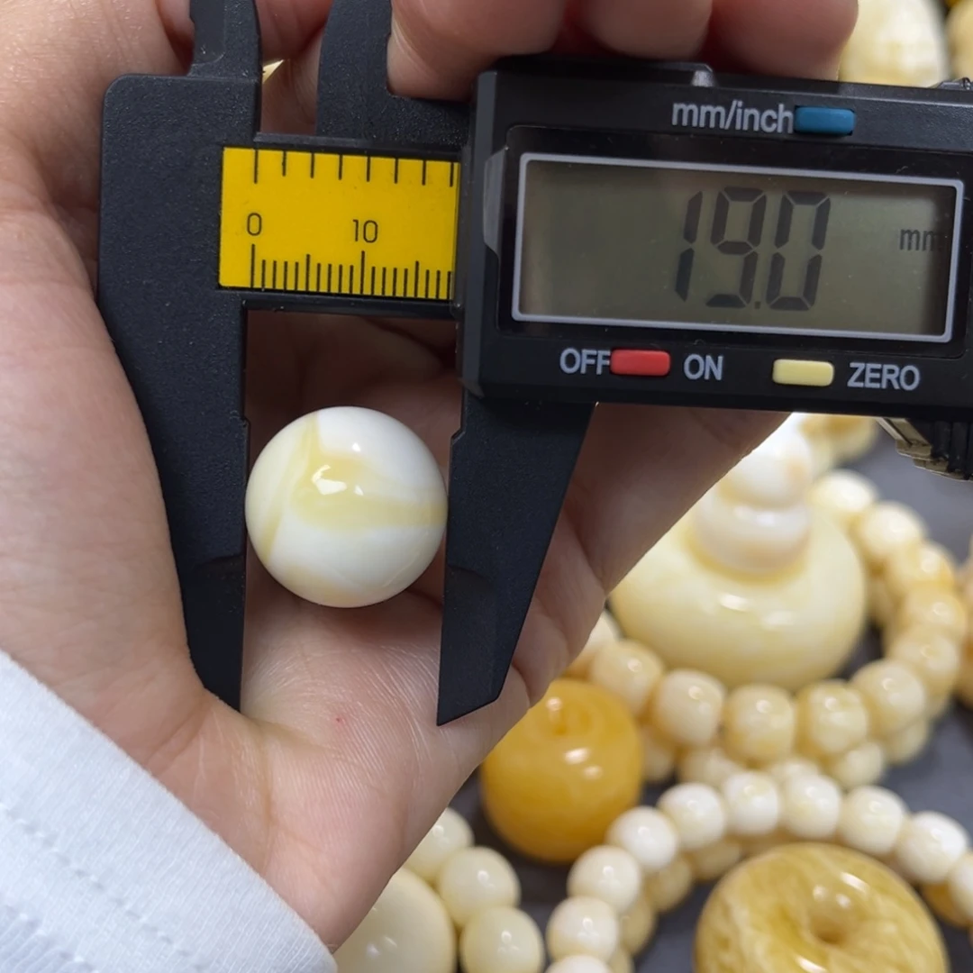 琥珀未镶嵌手串……