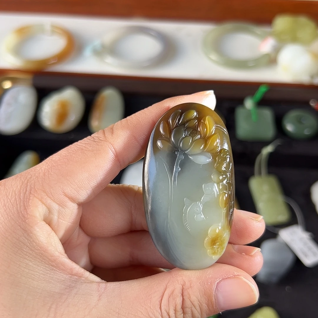 和田玉未镶嵌吊坠(不含链)