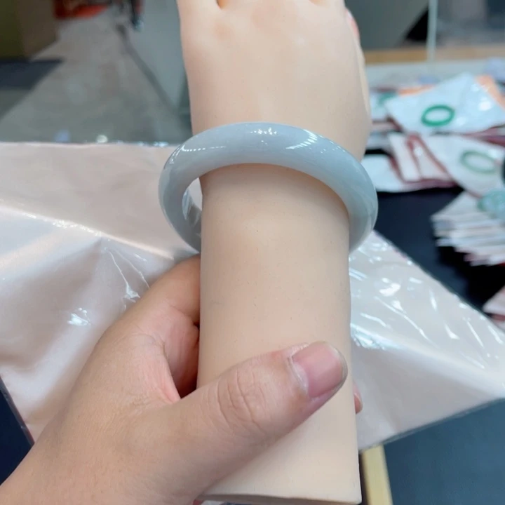 翡翠手镯未镶嵌买断