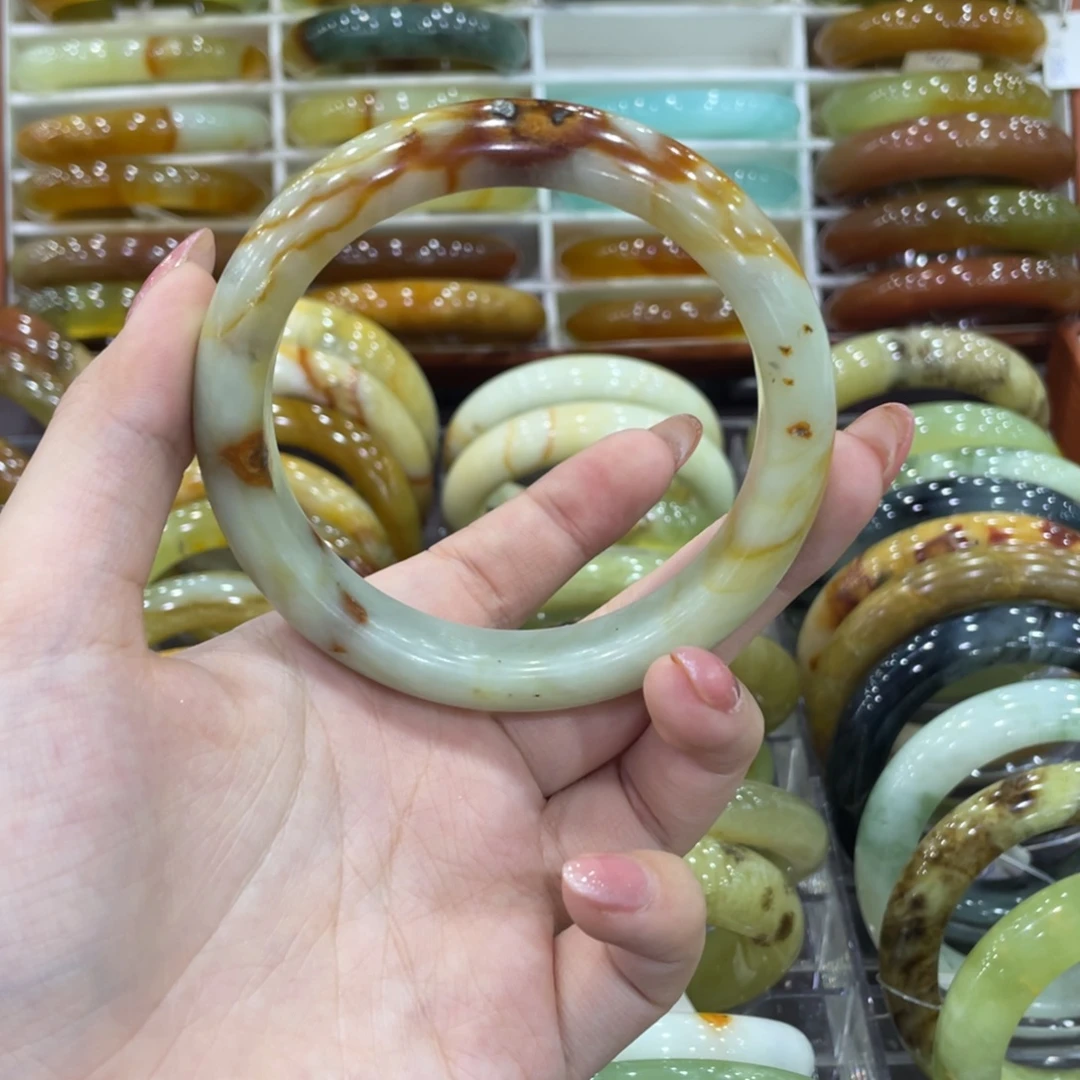 蛇纹石玉未镶嵌手镯