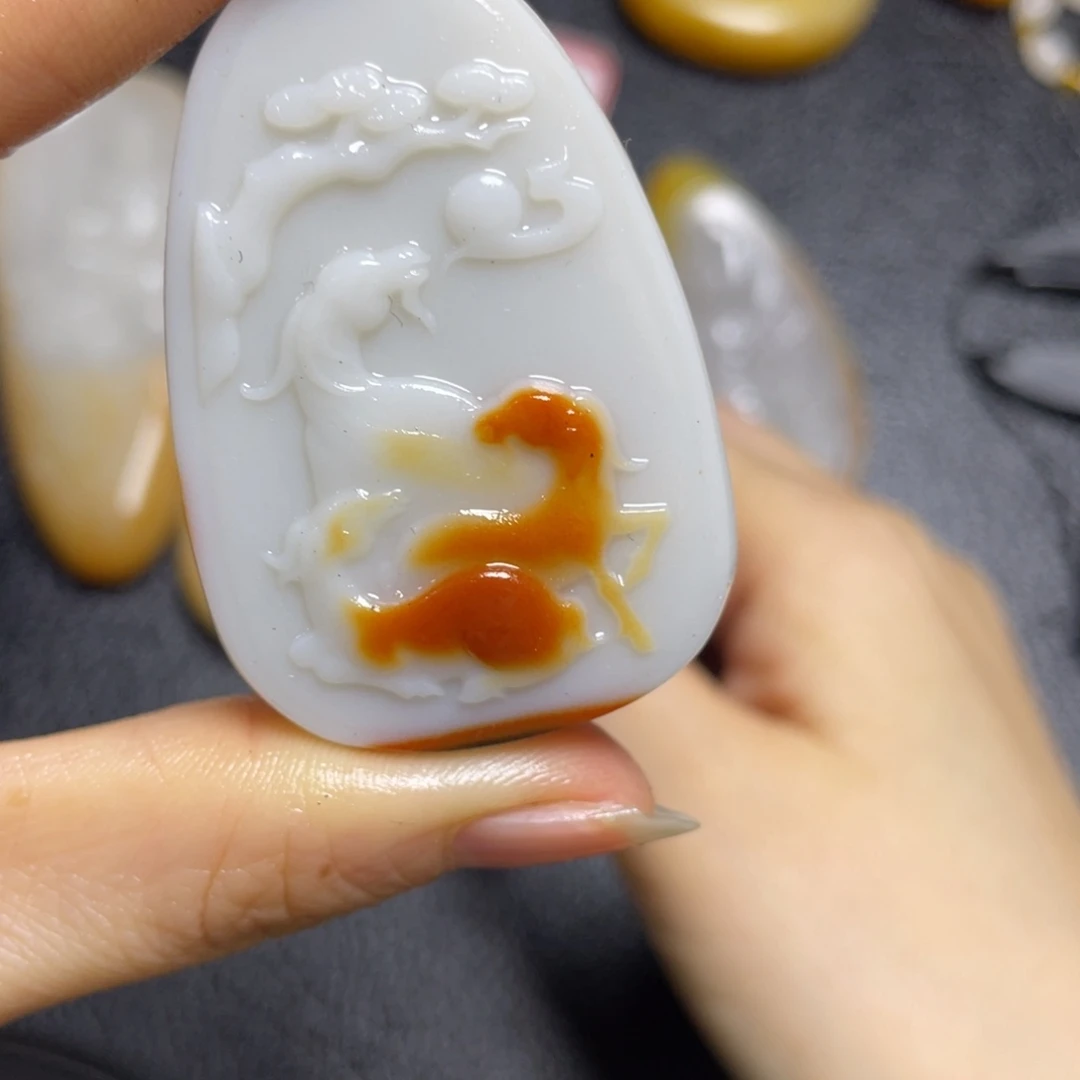 和田玉未镶嵌颈饰