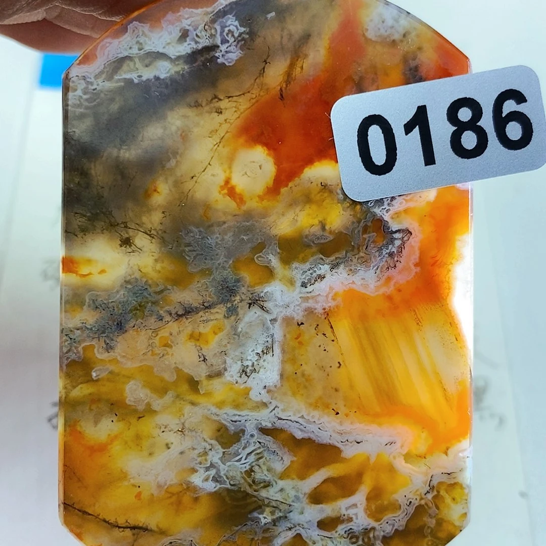 未镶嵌颈饰玛瑙/玉髓小*