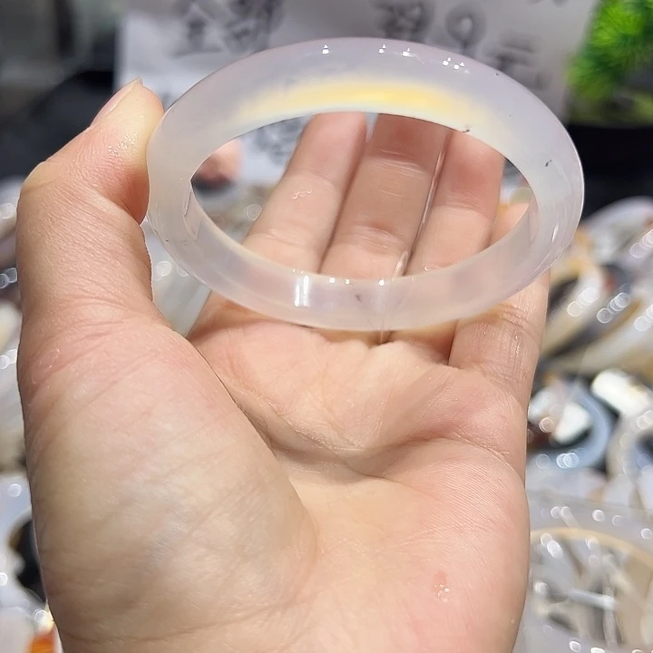 敏***头玛瑙/玉髓手镯未镶嵌