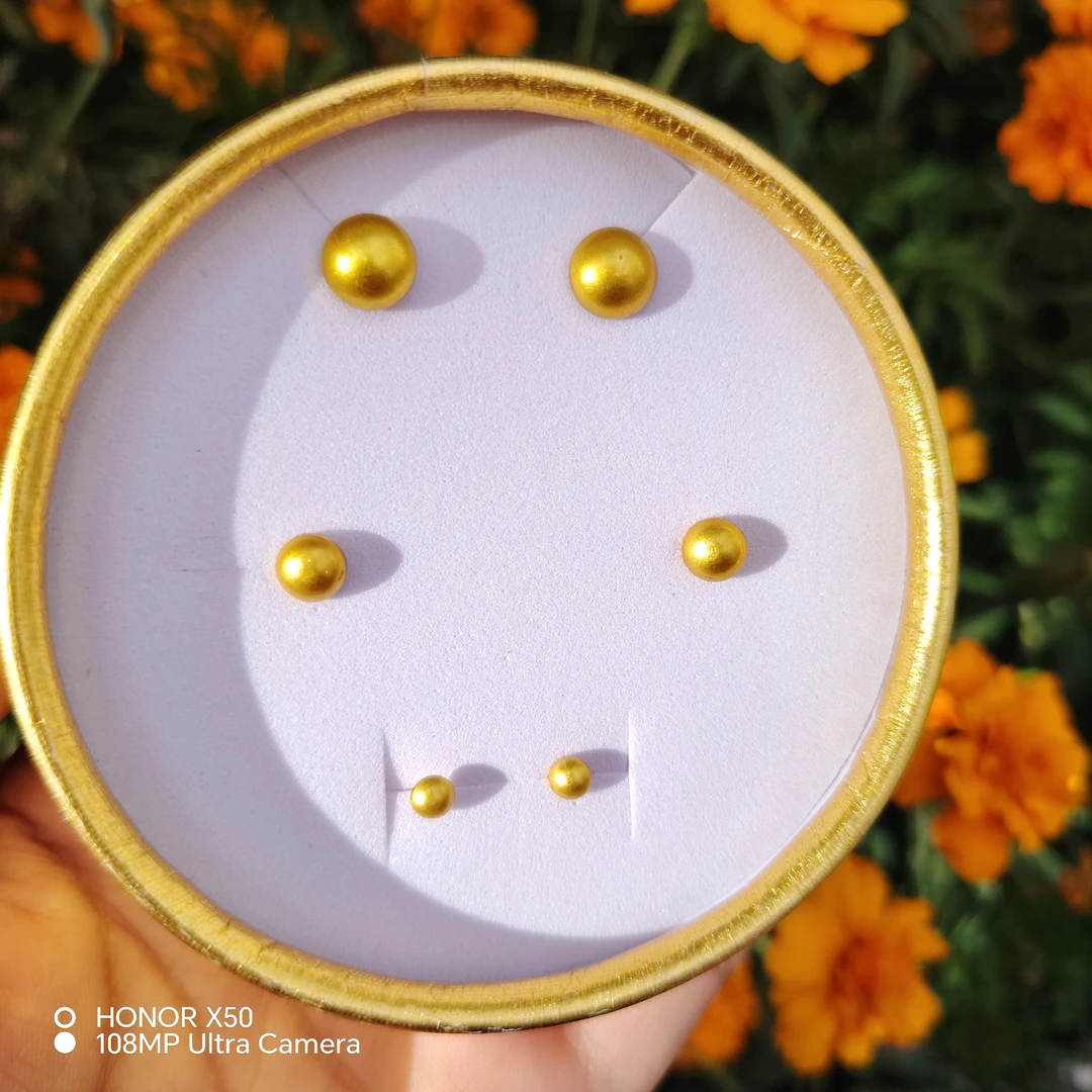 尼泊尔黄铜材质毛绒卡通原皮耳钉三对福利价白色黄色圆形时尚金色