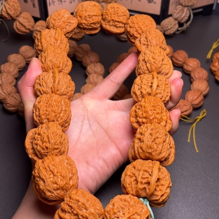 文玩核桃手串白狮子