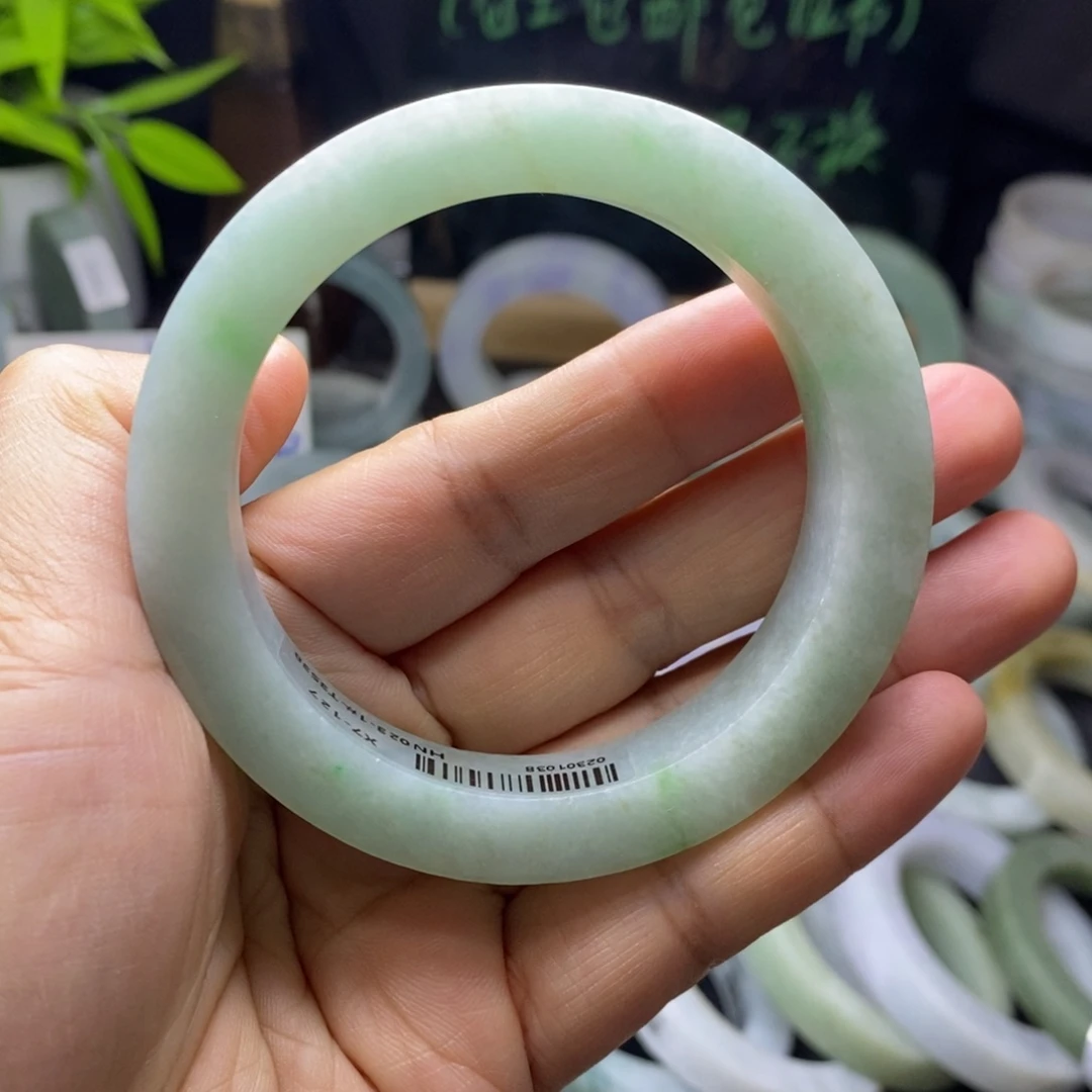 未镶嵌手镯定制翡翠